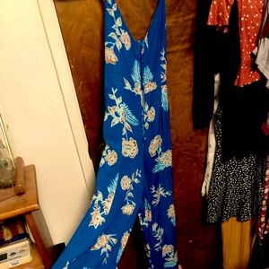 NWT Roxy jumpsuit floral blue so cute